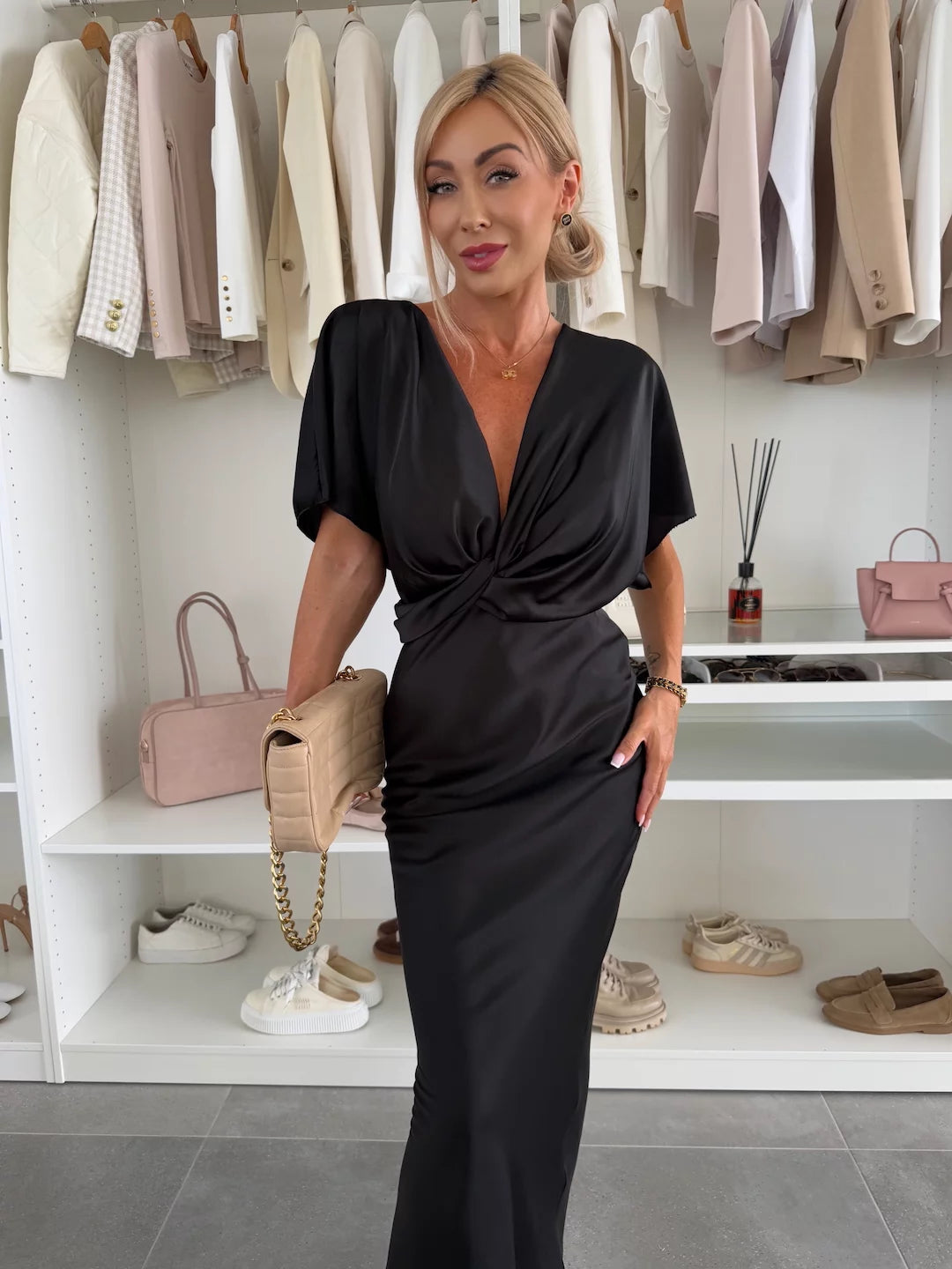 ✨ Whitney – Eleganza Satinata Senza Tempo ✨